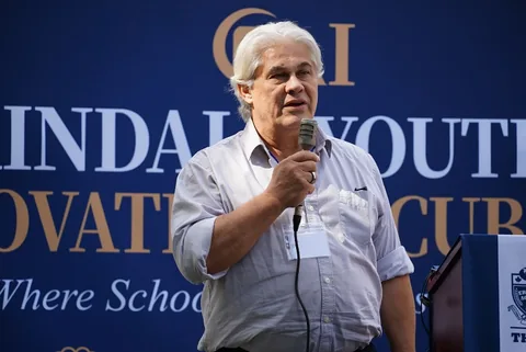 Professor Jim Slotta speaks at the launch.
